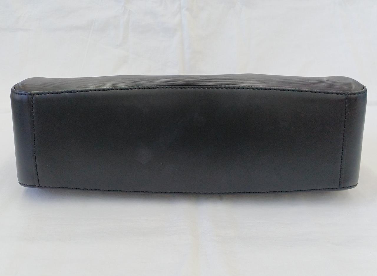 白っぽい汚れがあります