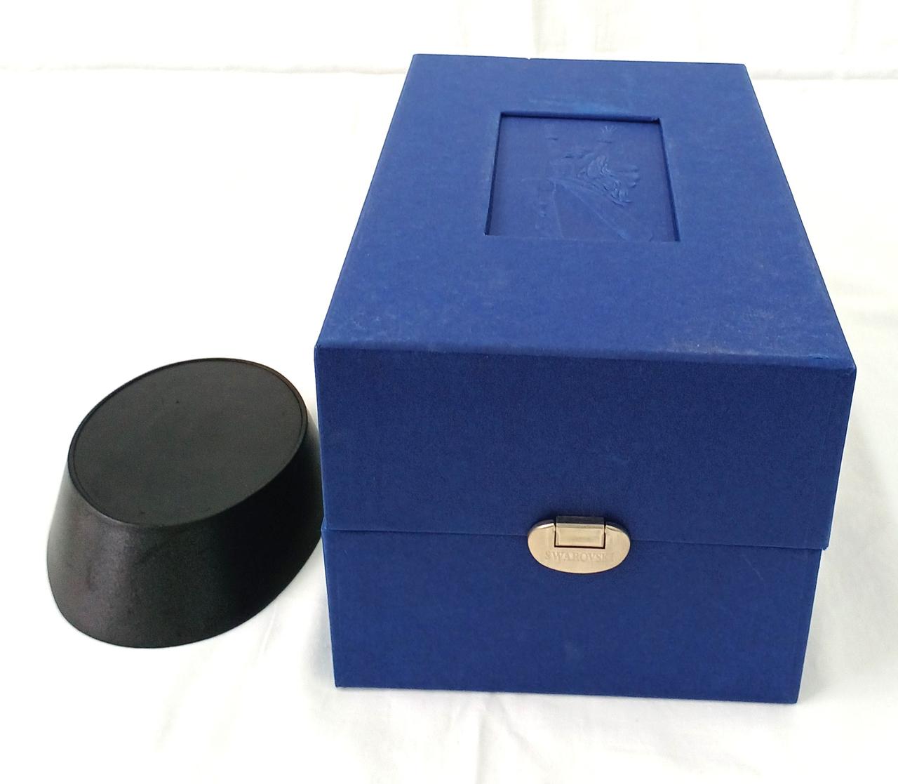 台座の中、見えませんが破損あります