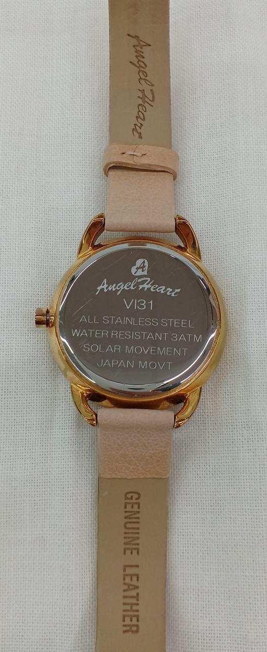 裏蓋にキズあり