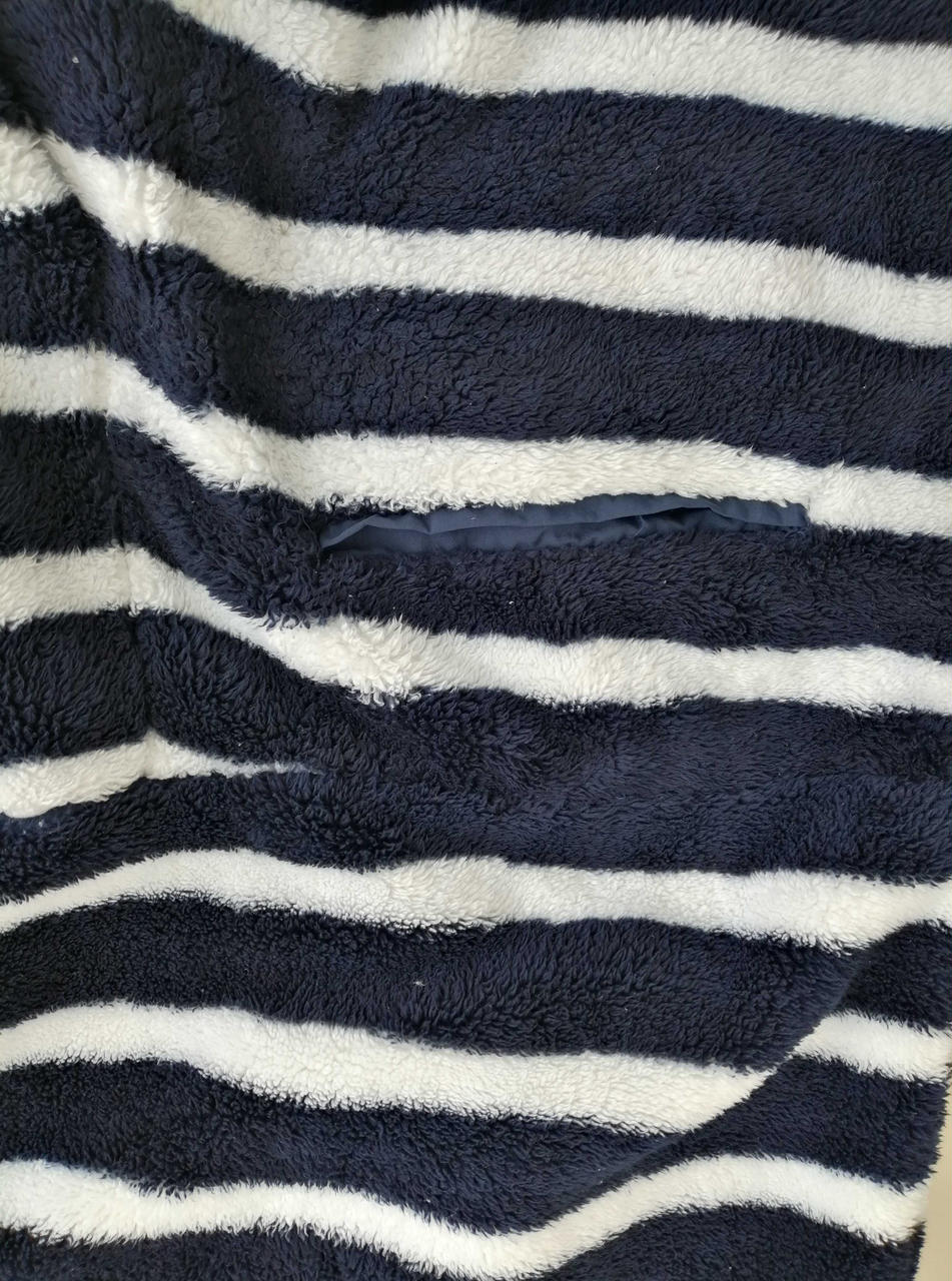 バックにポケットが2つあります