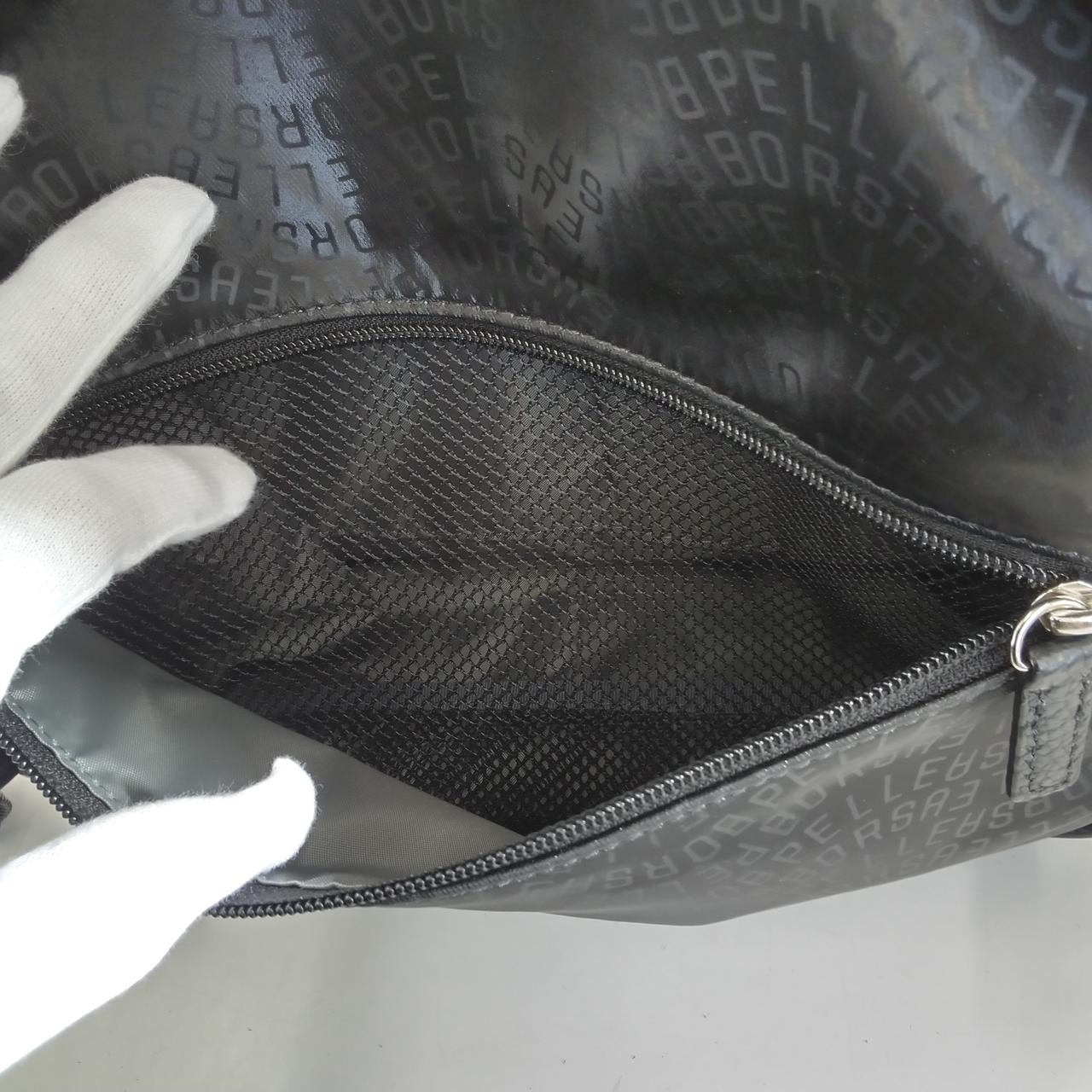 後ろ側ポケット