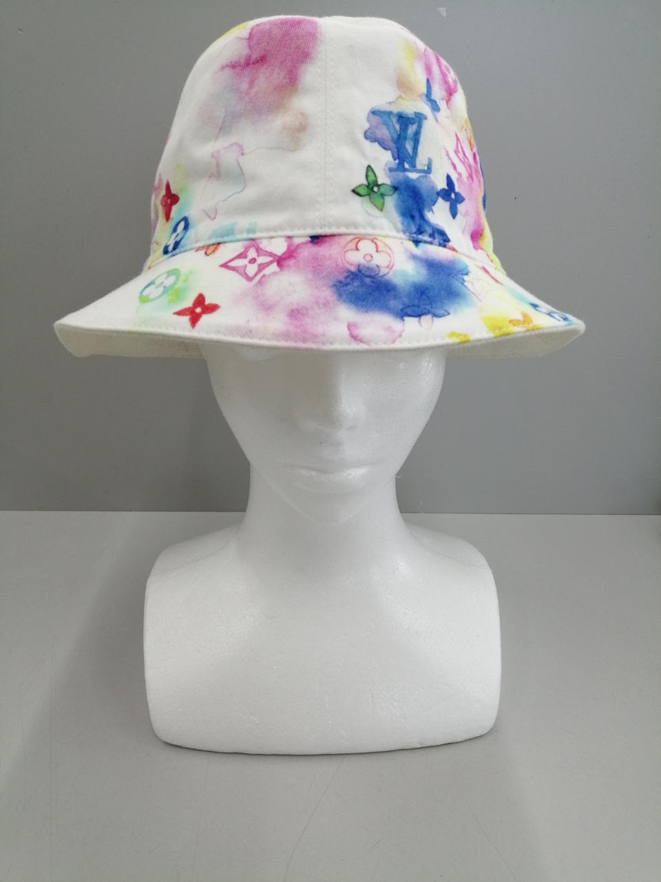 マネキンは備品です。