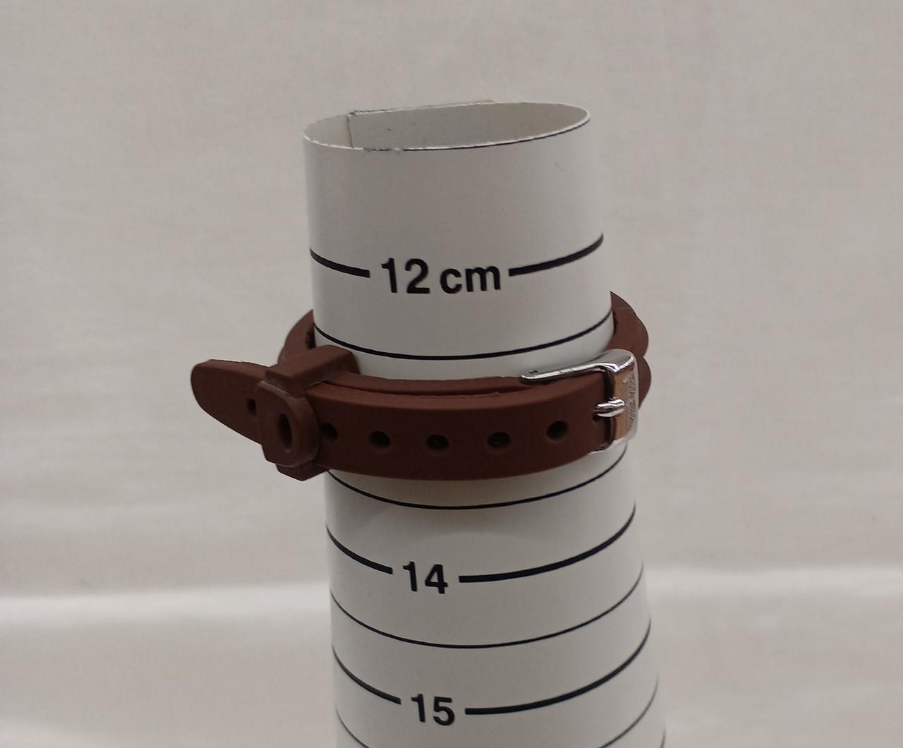 腕回り約13cm~18cm