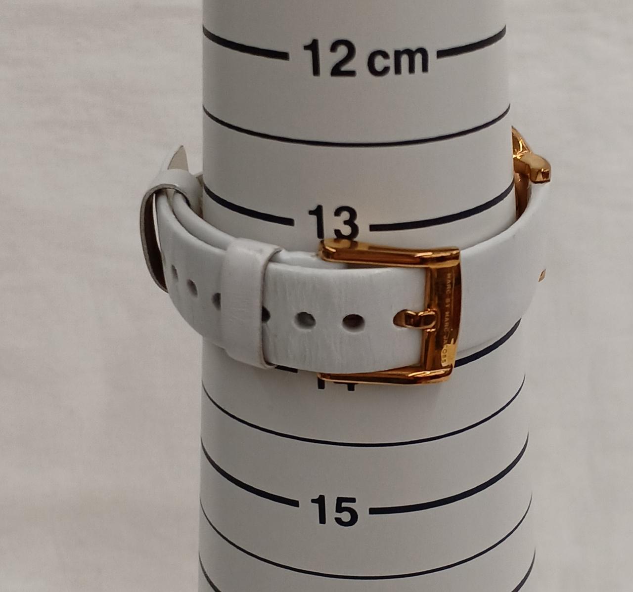 腕回り約13.5cm~18cm