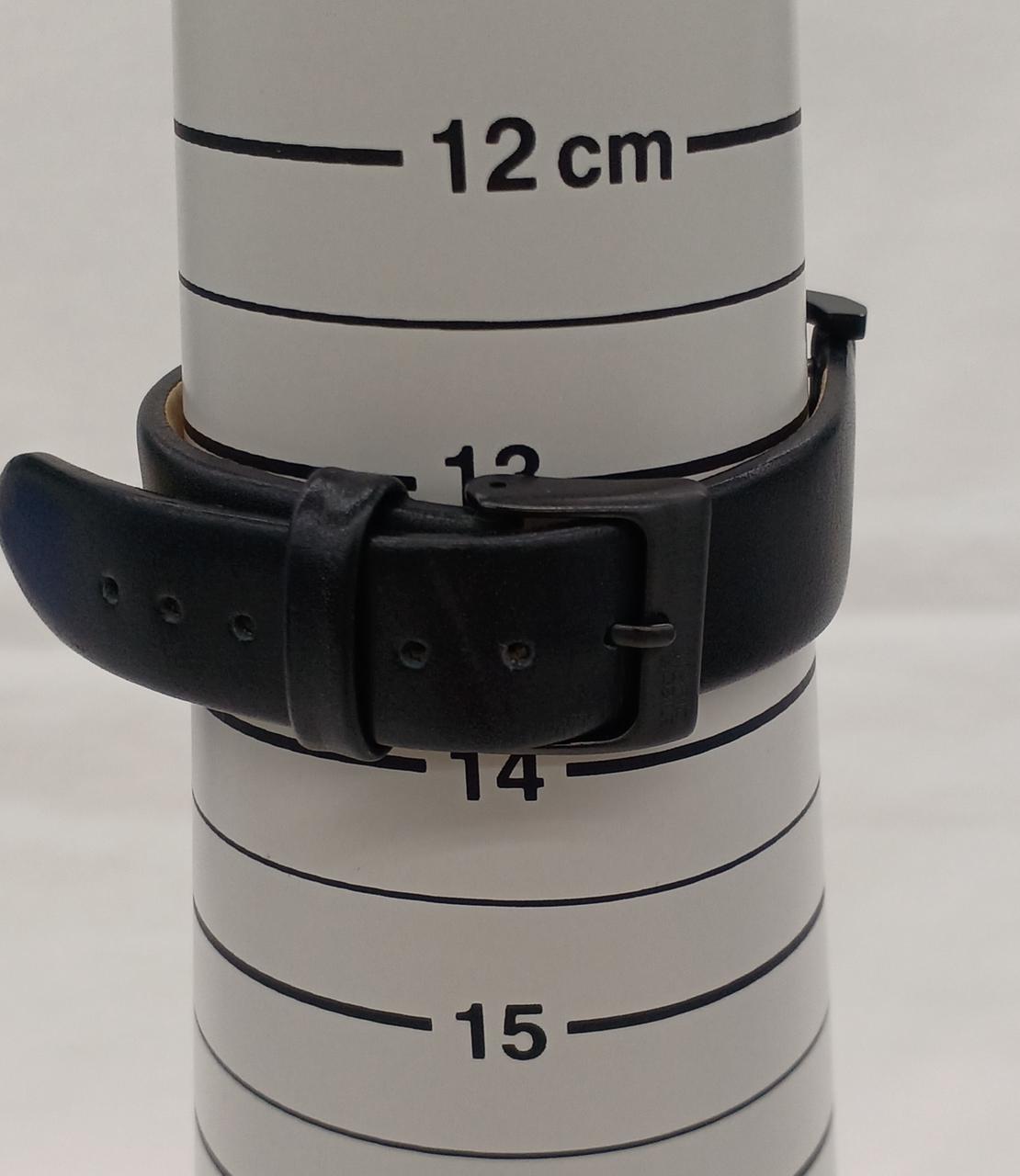 腕回り最小13.5cm