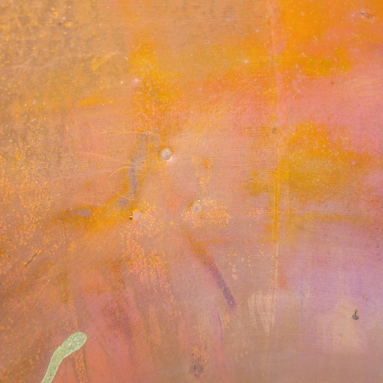 後ろ向かって左側の内側