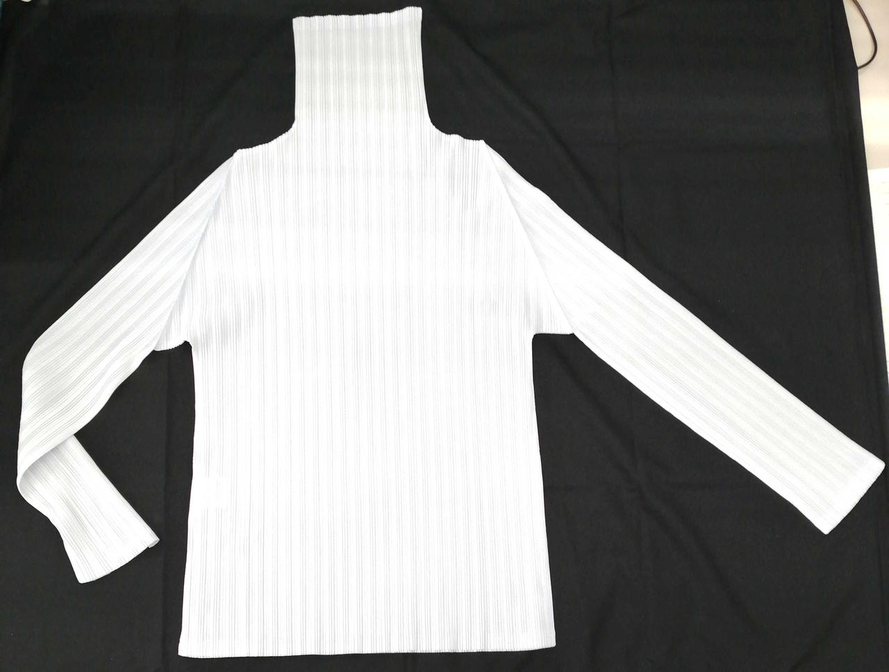 ISSEY MIYAKE|PLEATS PLEASE/ハイネックトップス|【ハードオフ公式通販