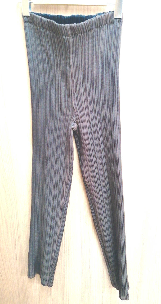 前身頃、お色はブラウンです