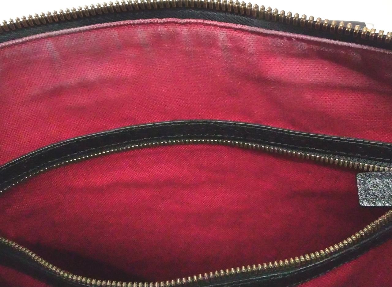 縁に色褪せあり