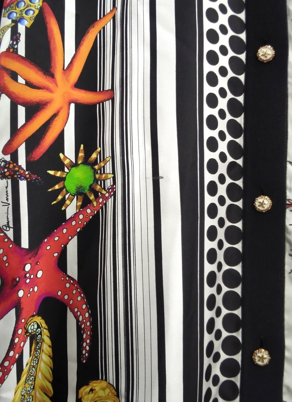 前身頃、１か所お汚れございます。