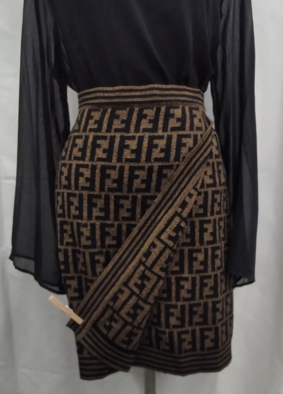 ラップスカート風の着こなしを楽しめます