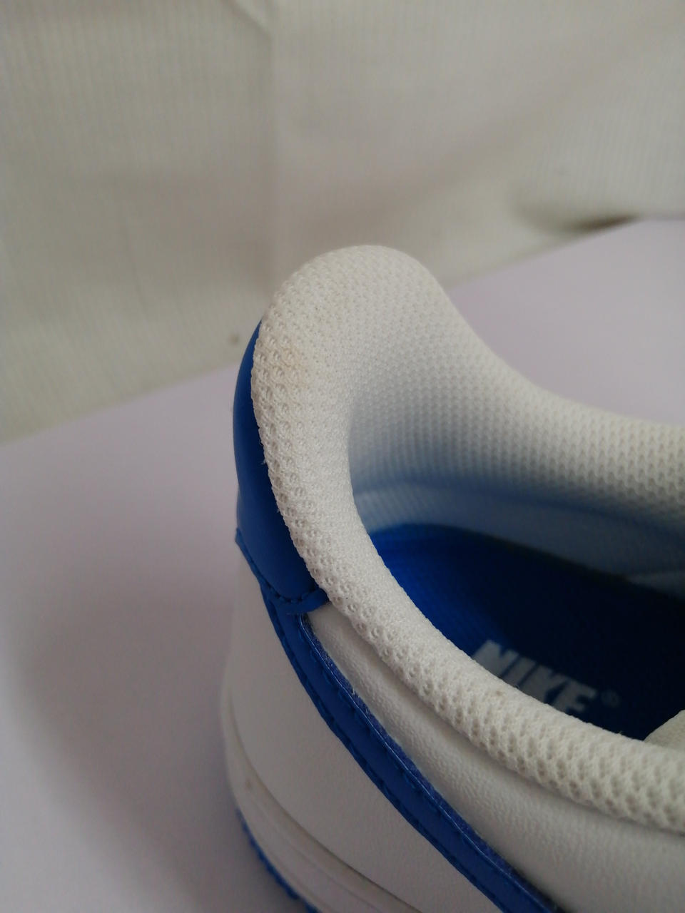 うすいシミあり