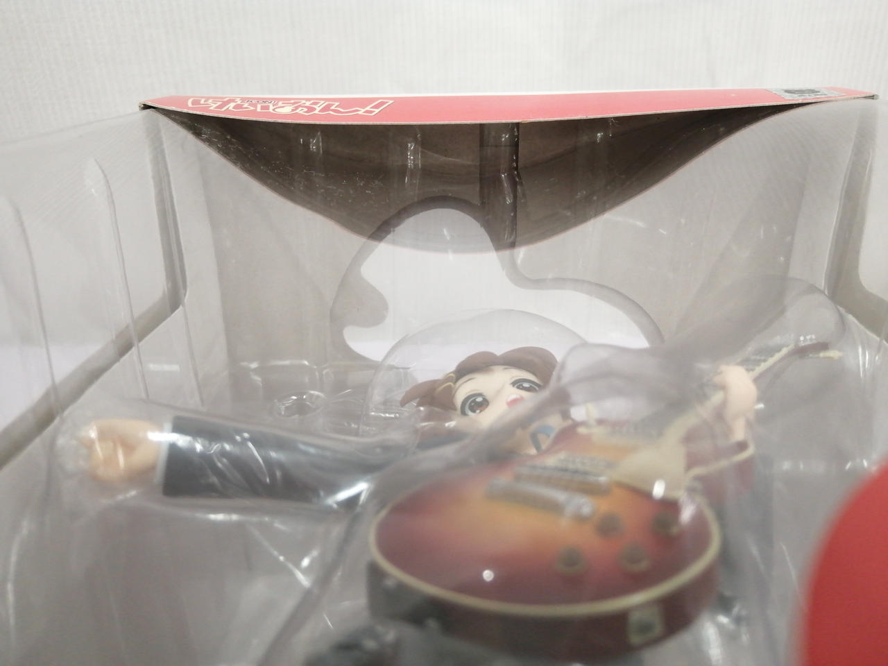 プラスチックパッケージが歪んでます