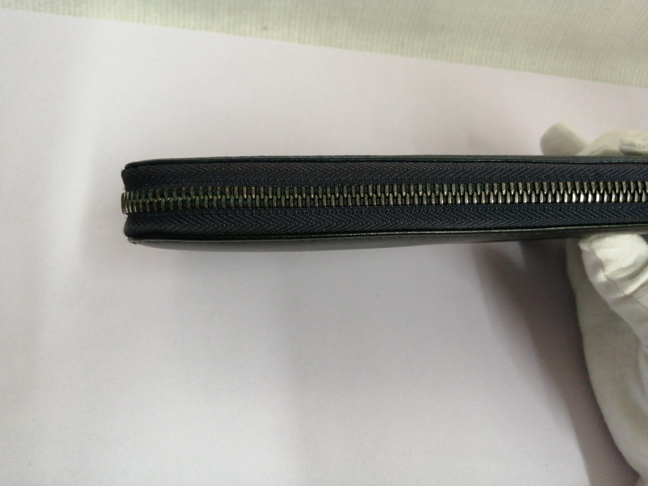チャック部分に青サビ有り