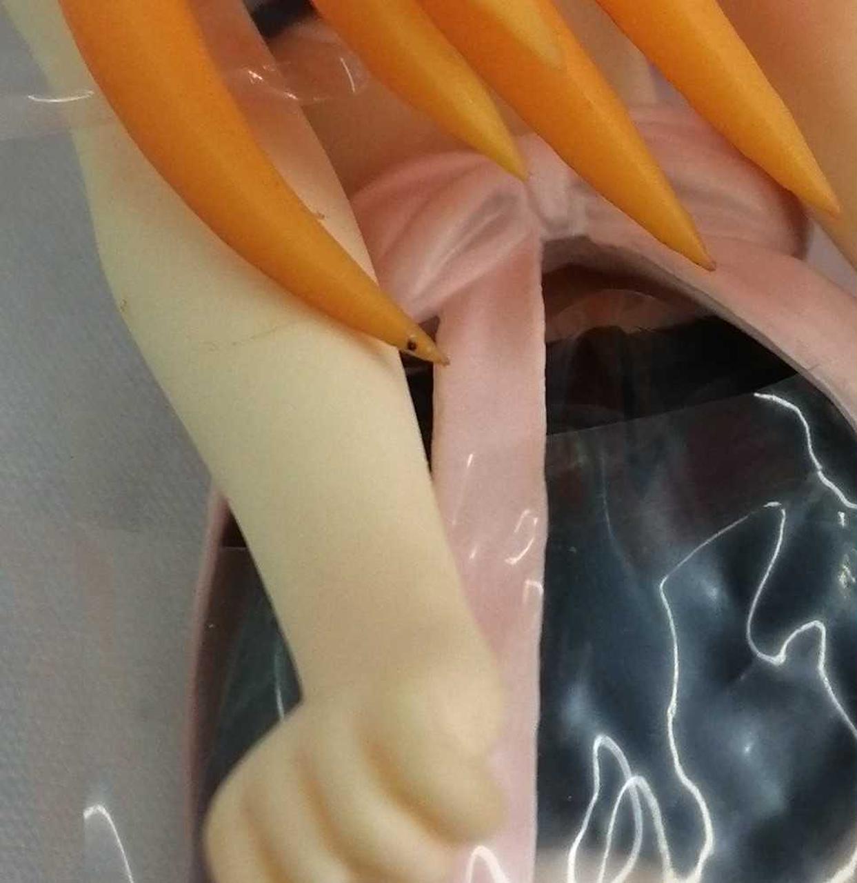 髪の毛部分黒い汚れあり