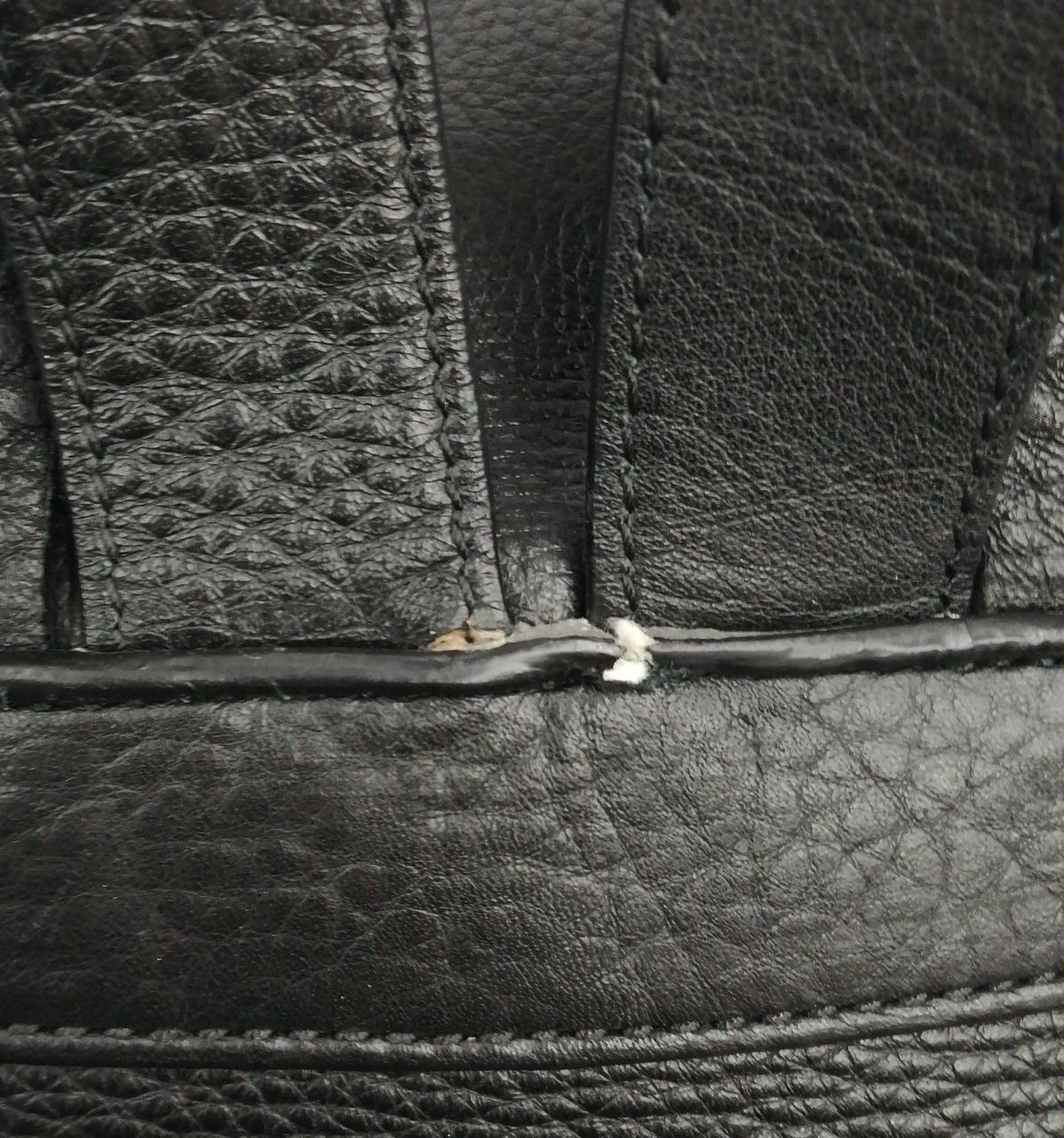 ショルダー付け根部分割れあり