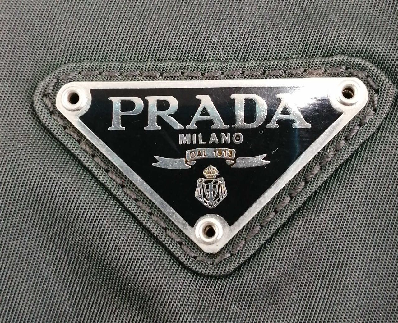 三角エンブレム部分