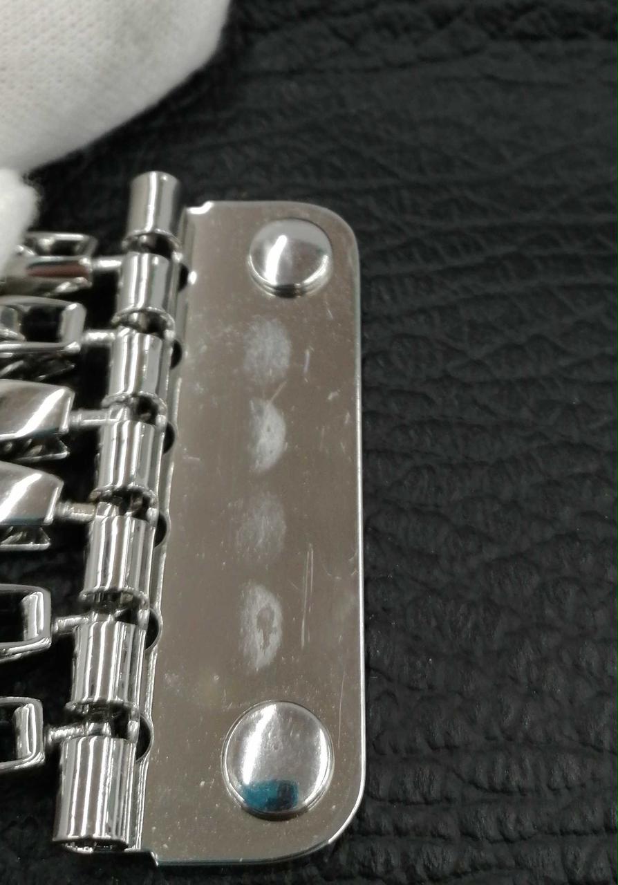 金具部分キズ、白い跡あり