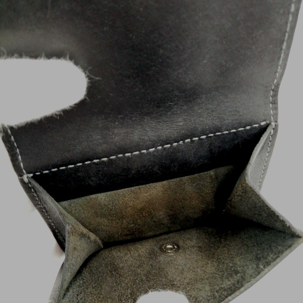 コインケース部分茶色の汚れあり