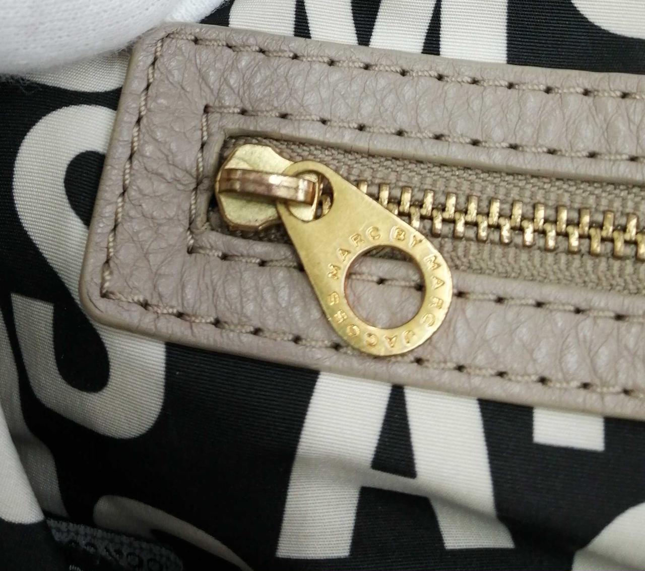 ファスナーメッキ剥がれあり