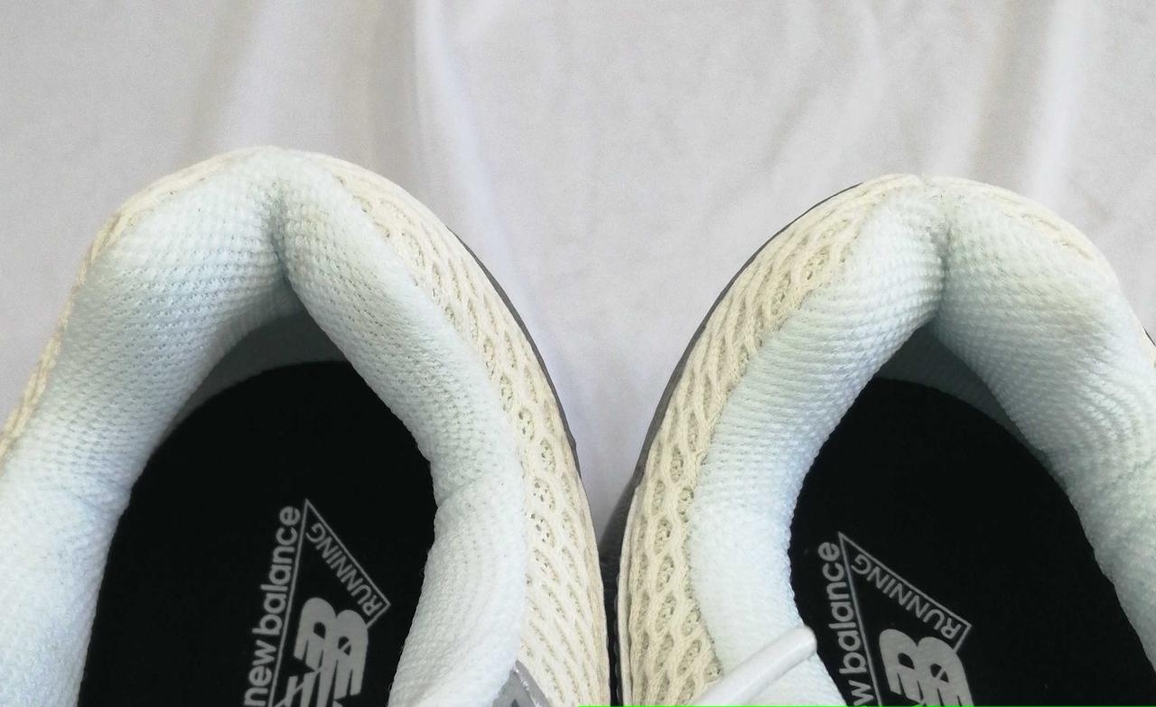 履き口部分若干の茶色い汚れあり