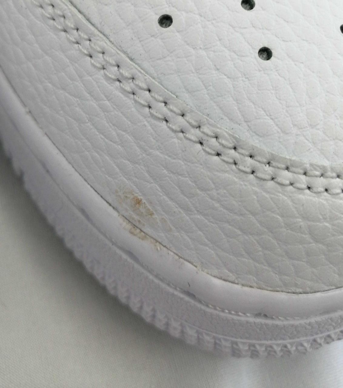 左足つま先部分汚れあり