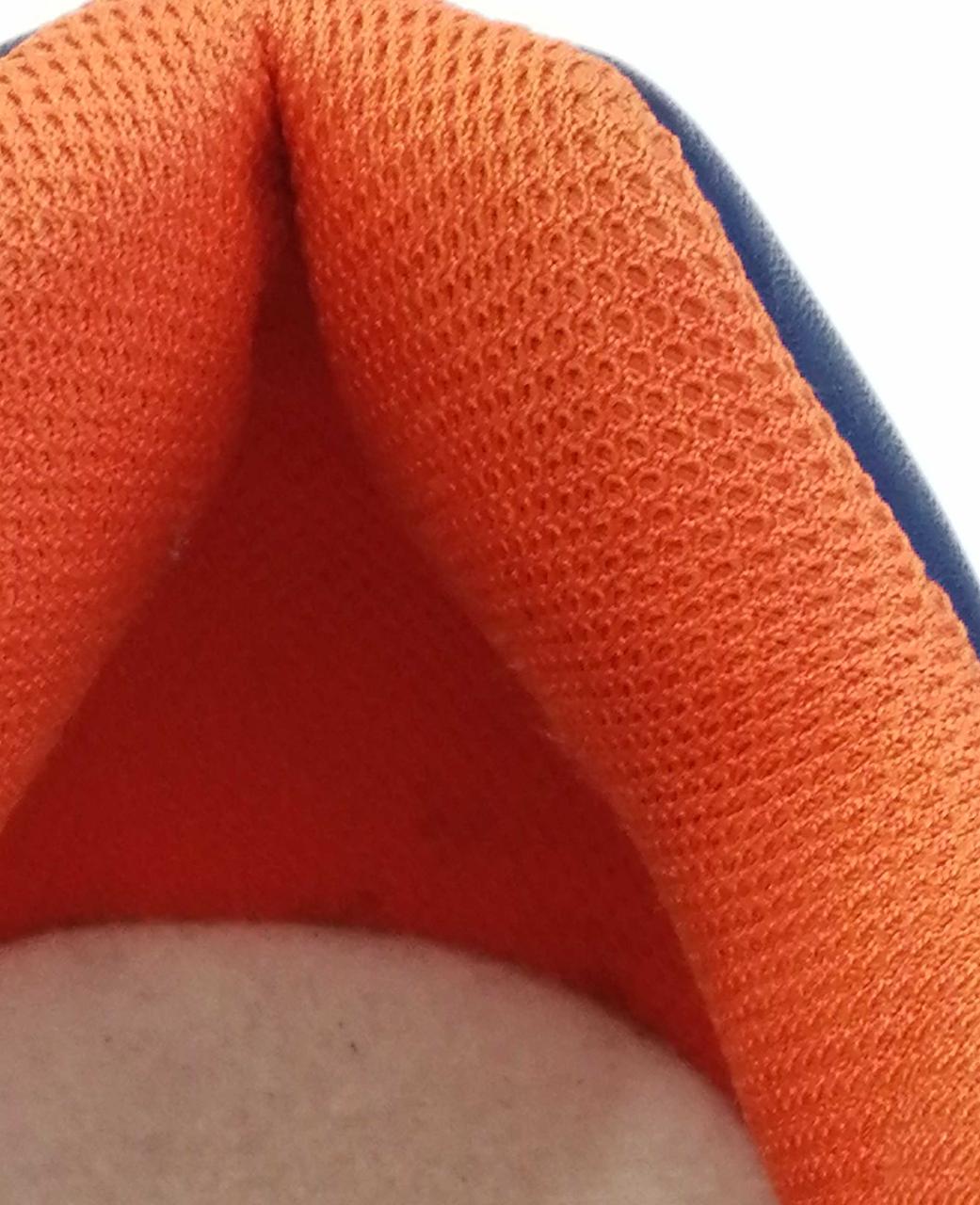 かかと汚れあり