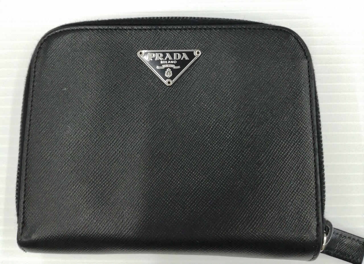 限定セール！未使用品 PRADA二つ折り財布 楽天市場】プラダ PRADA 二つ折り財布 アウトレット品