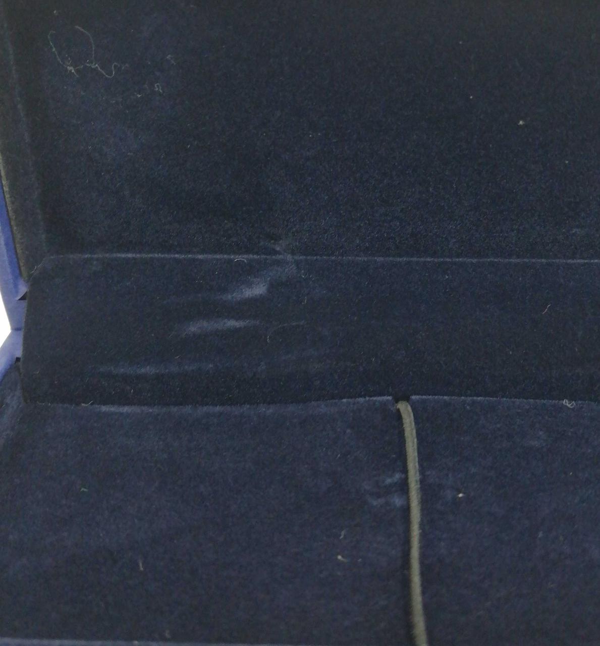 箱内部擦れあり