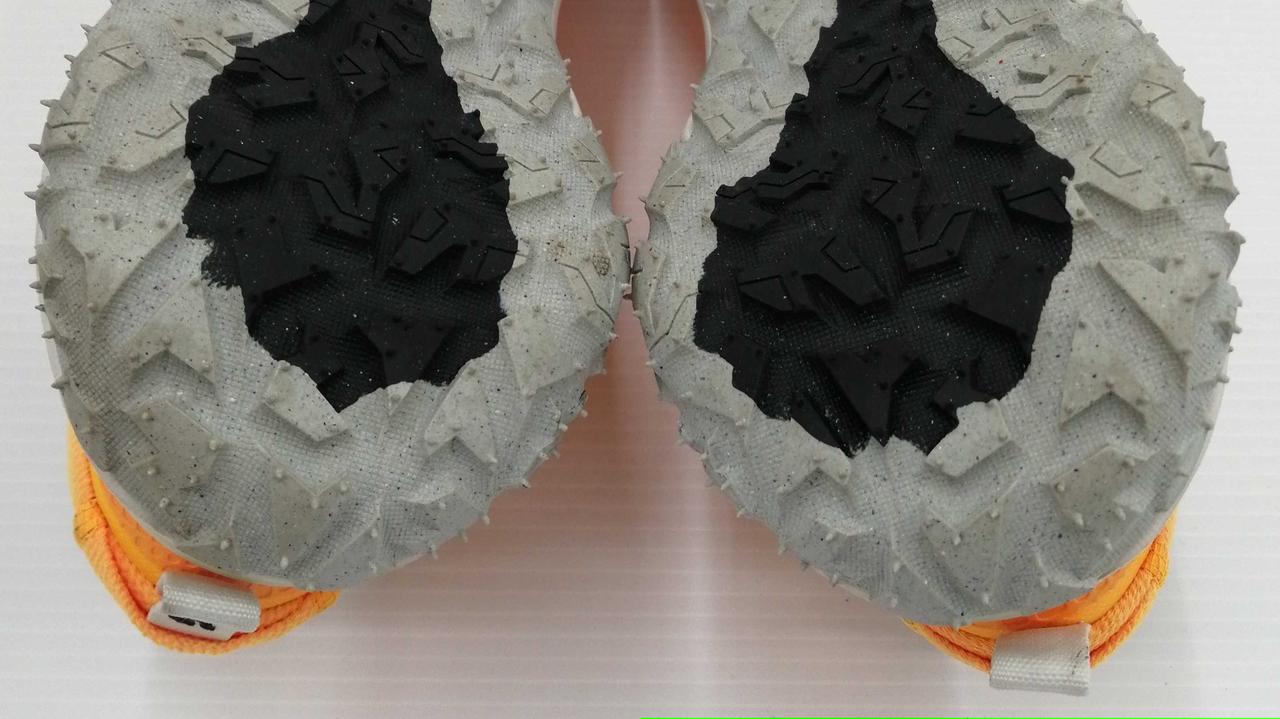 かかとすり減り無し