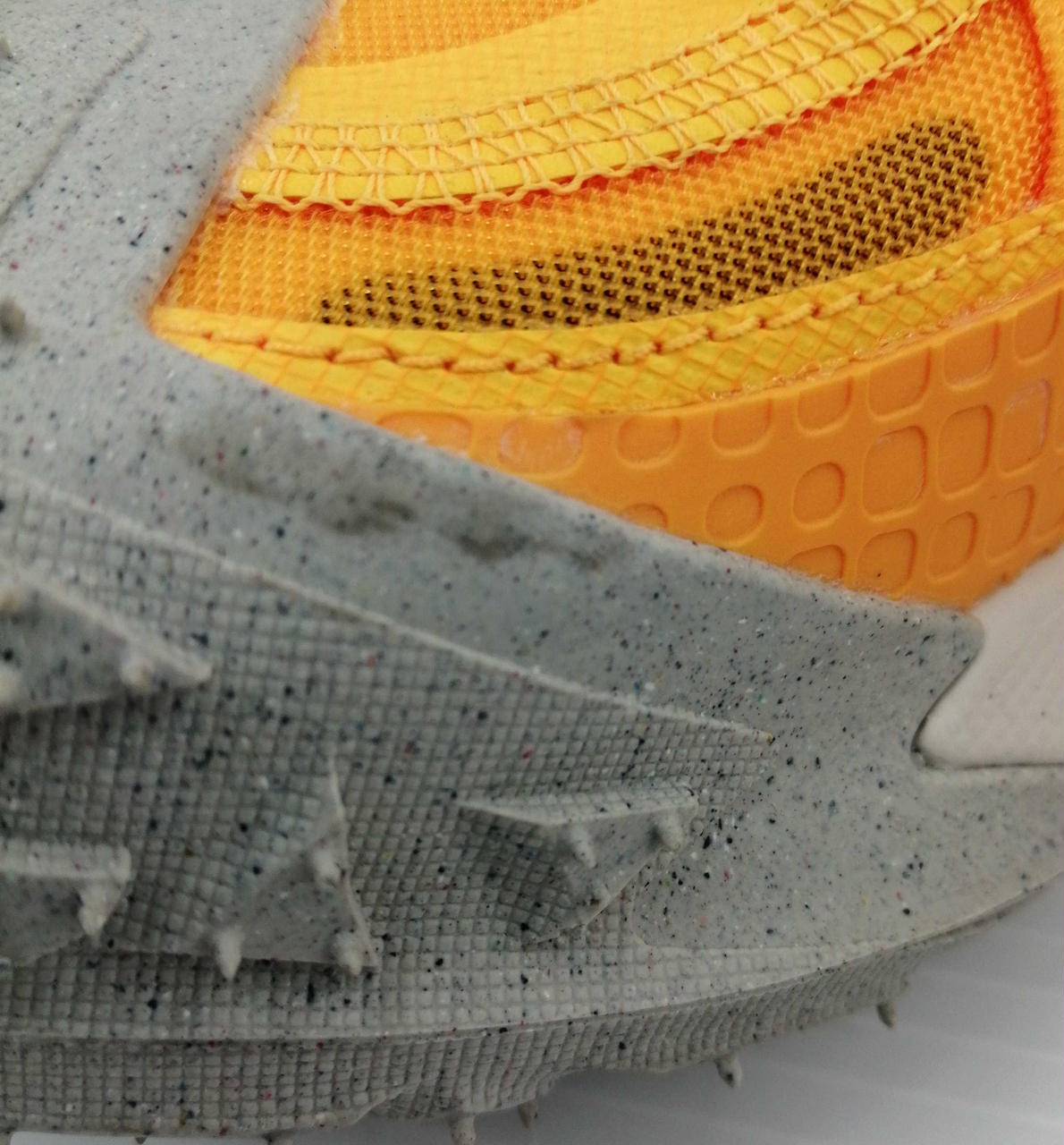 つま先汚れあり