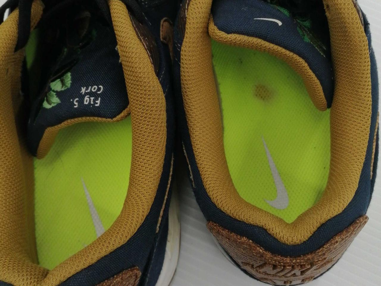 中敷き汚れあり