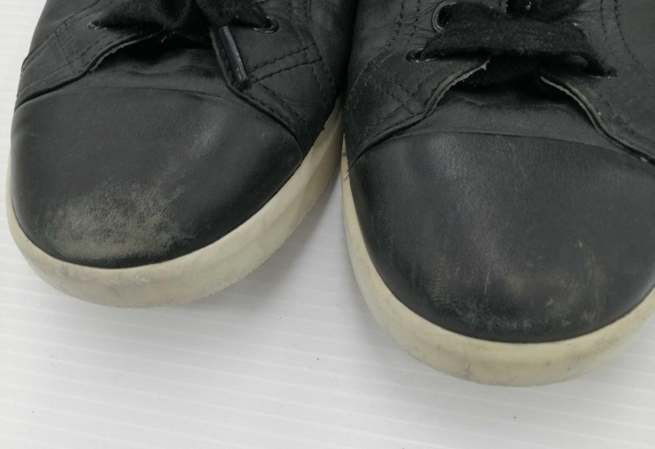 つま先擦れあり