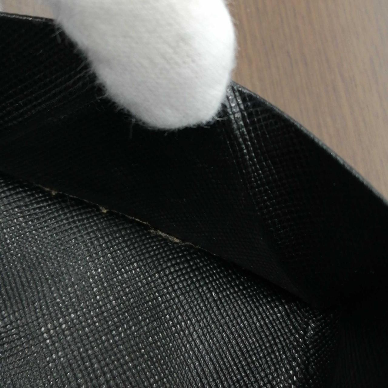 フチ部分茶色いノリ跡あり