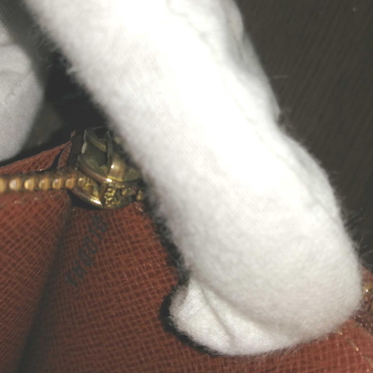 見えにくいですが、TH0010