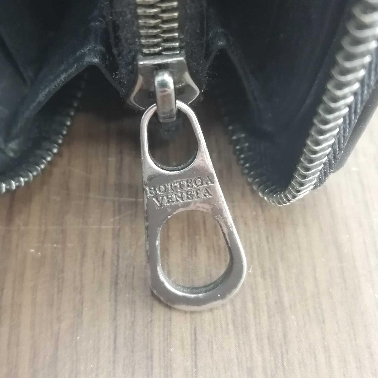 中のファスナートップ擦れ傷あり