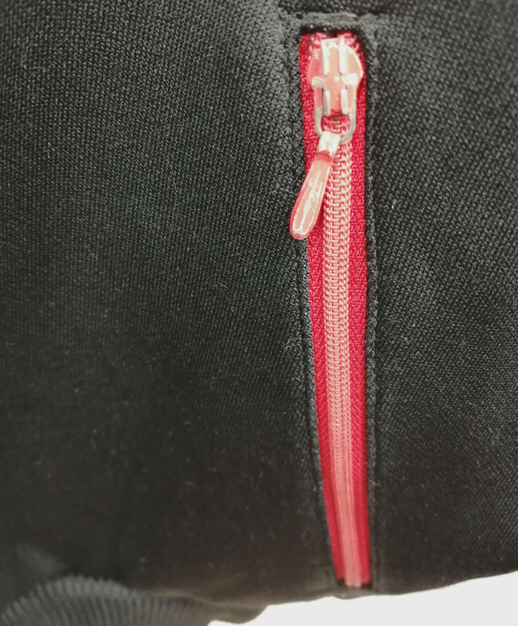 ファスナー傷あり