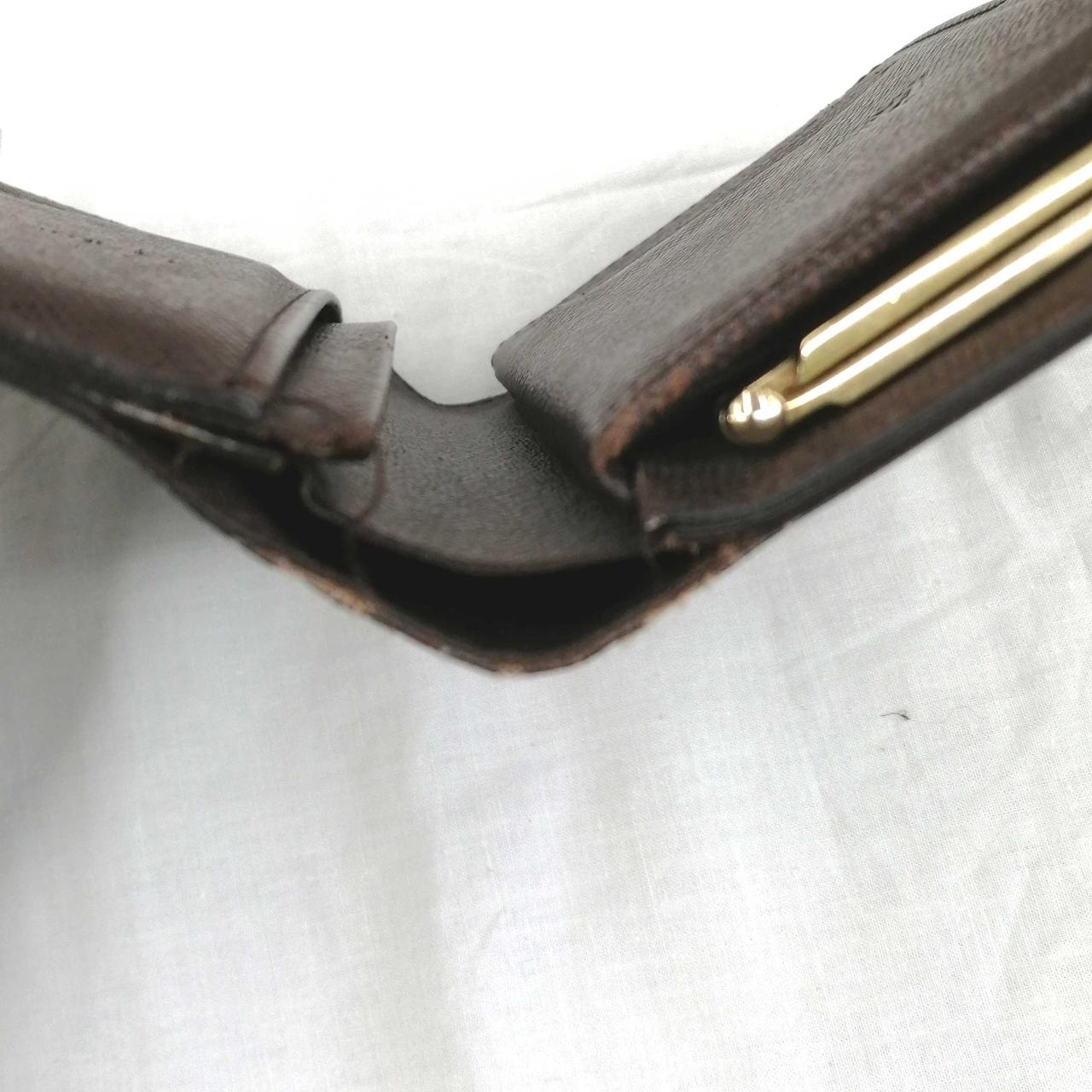 ほつれ、破れあり