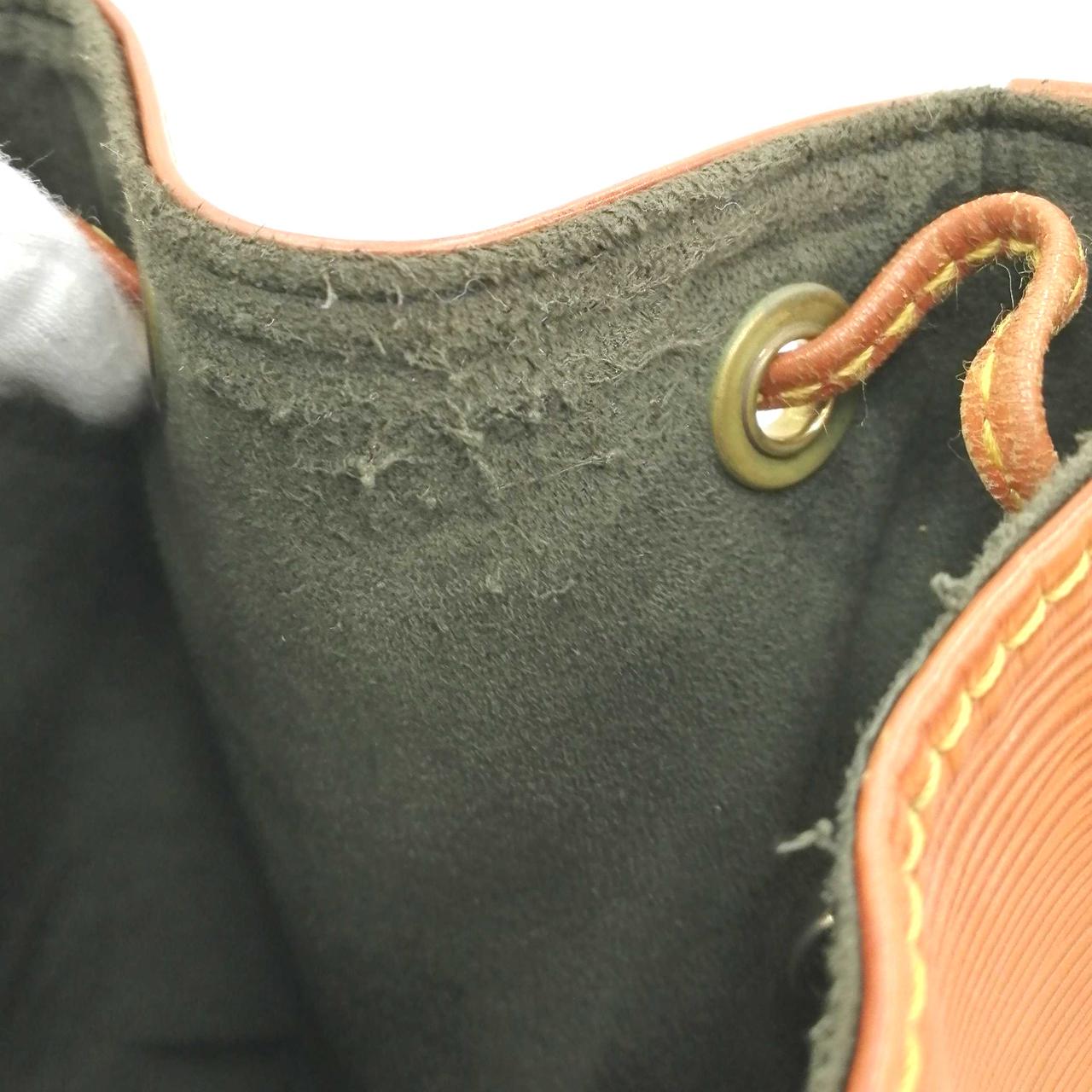 内側全体的に毛羽立ちあり