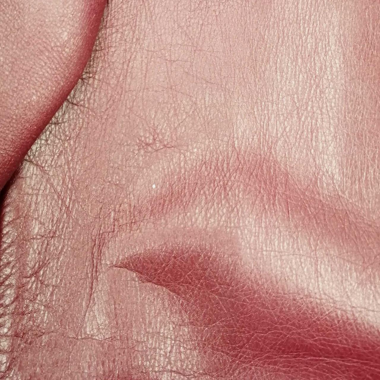 小さな白い擦れあり