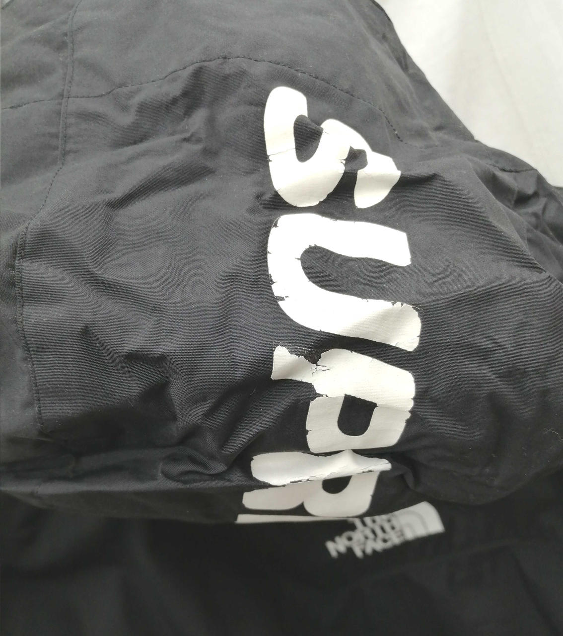 フード収納されています