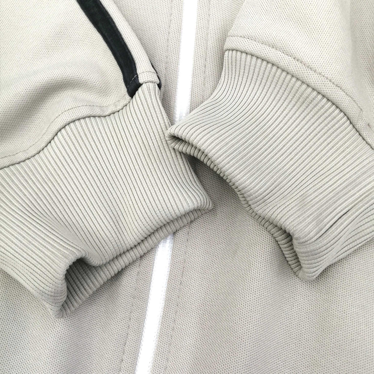 袖口少々汚れあり