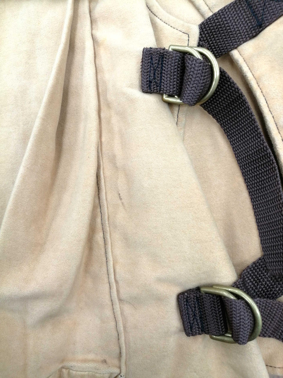 シミ、汚れあり