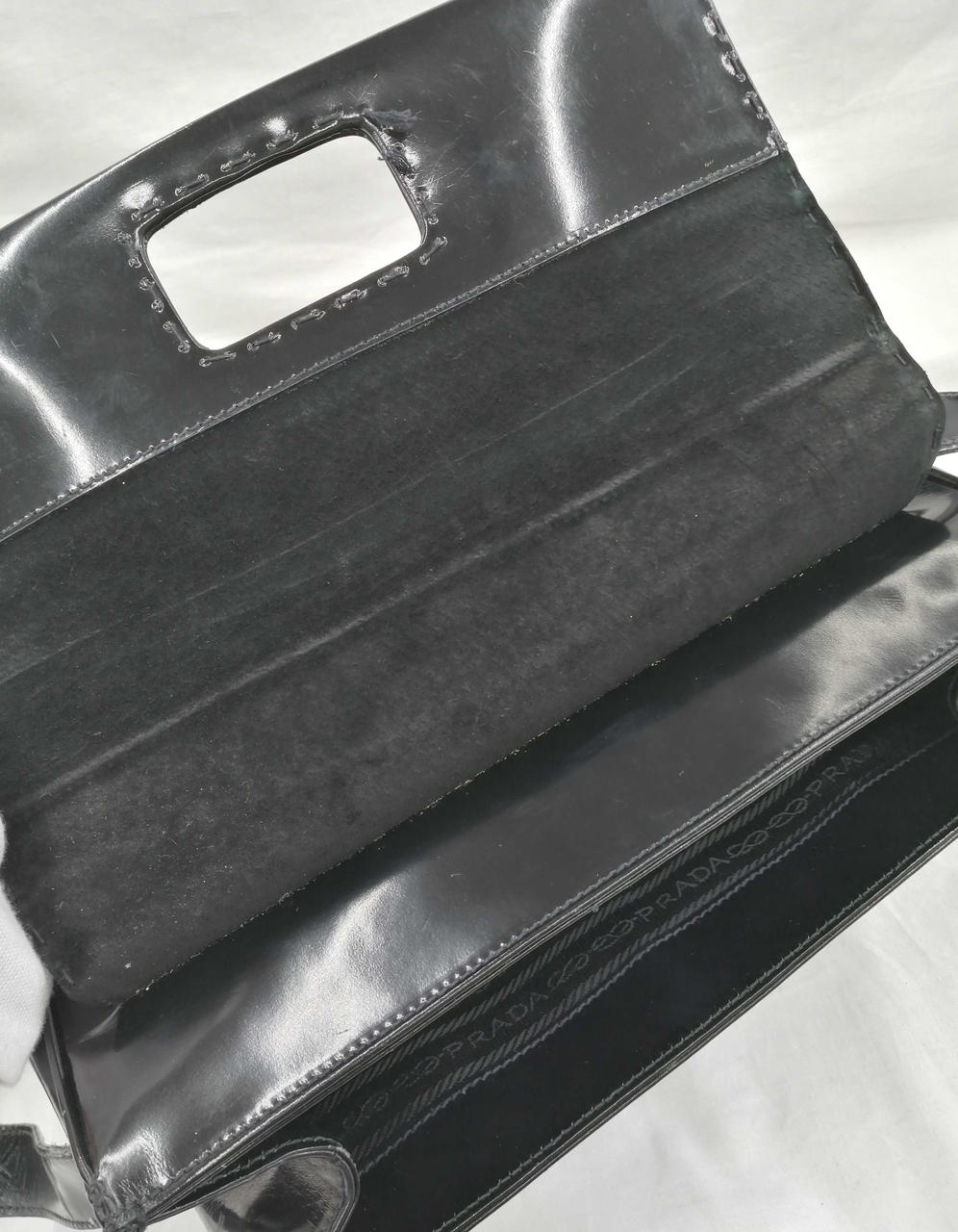 擦れ、型崩れあり