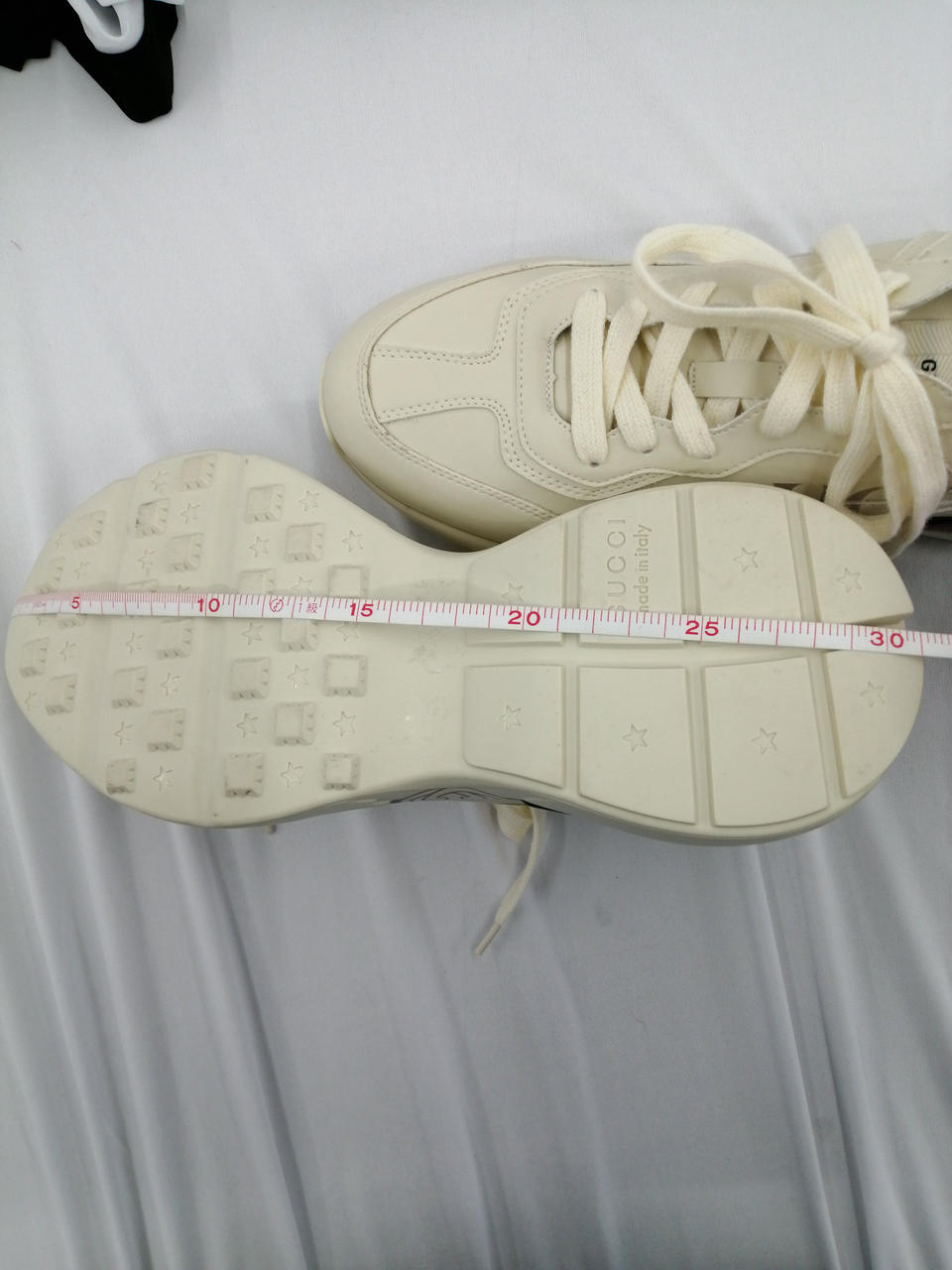 サイズ不明底面メジャー測定では約30cm