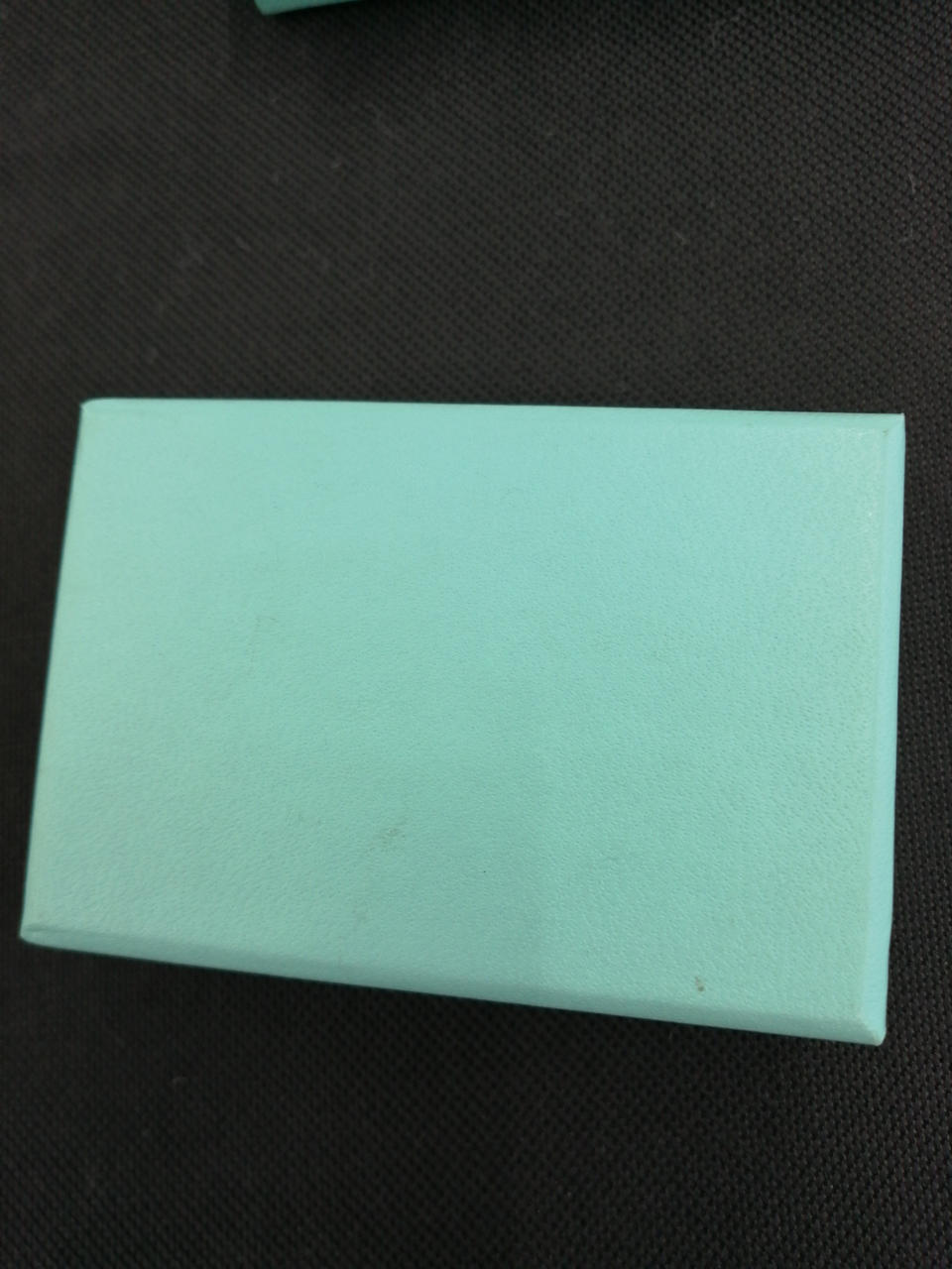 外箱底面汚れあり