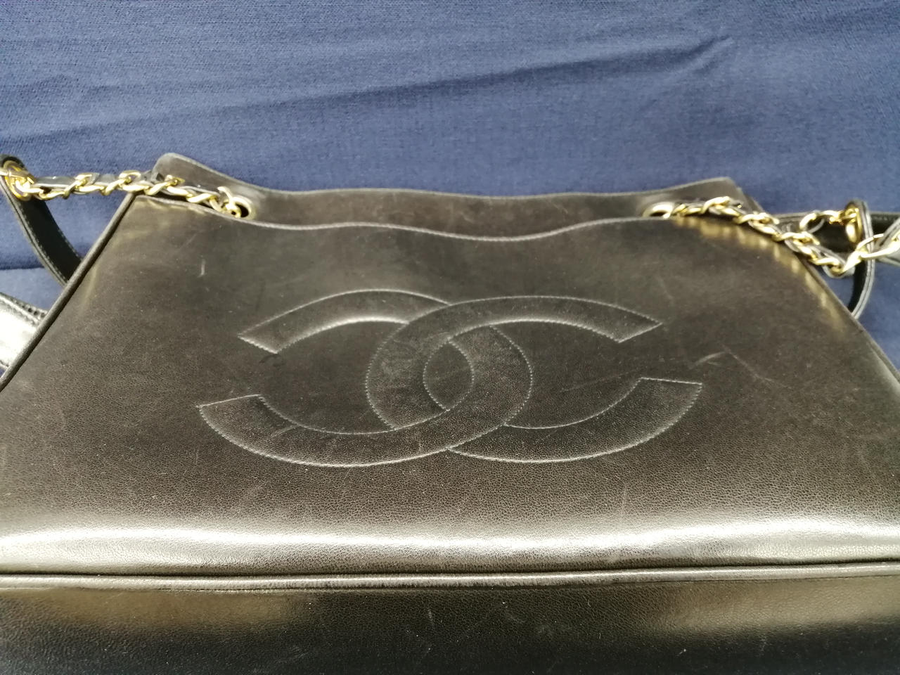 表面小キズあり