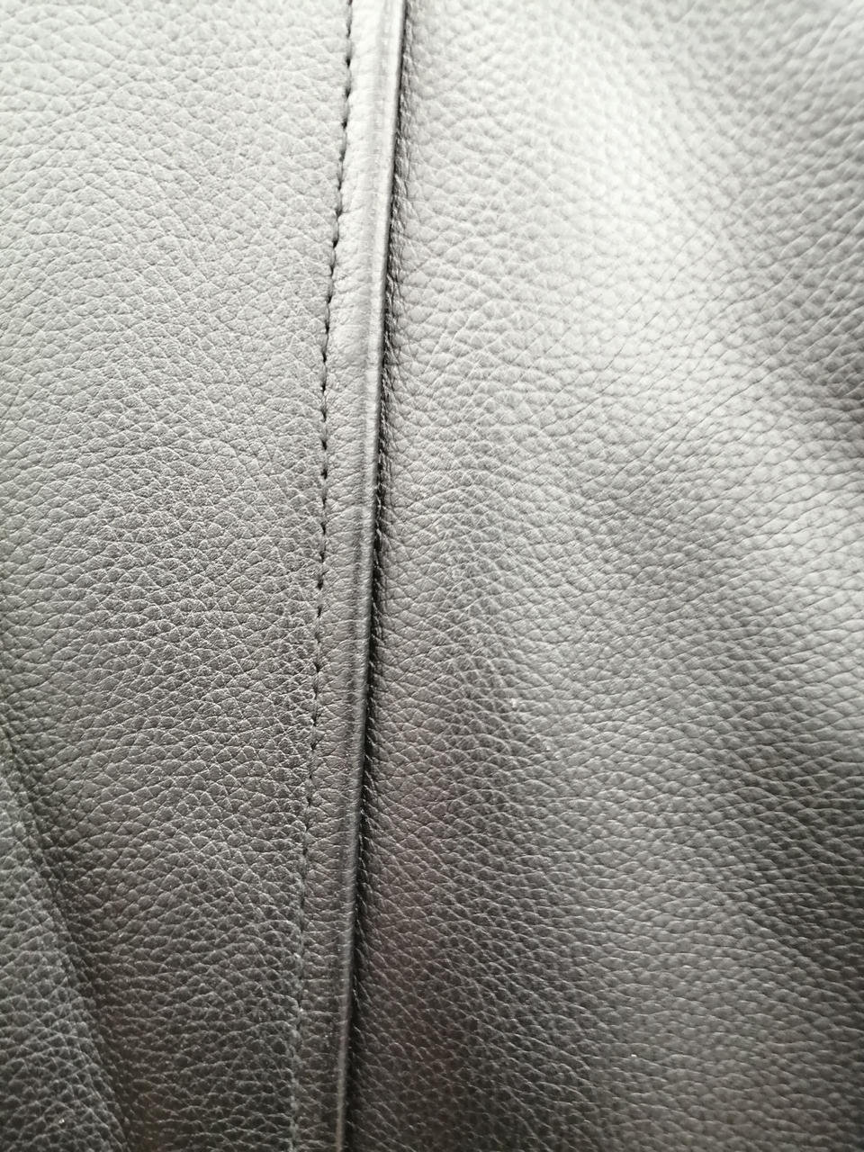 背中部分傷あり。