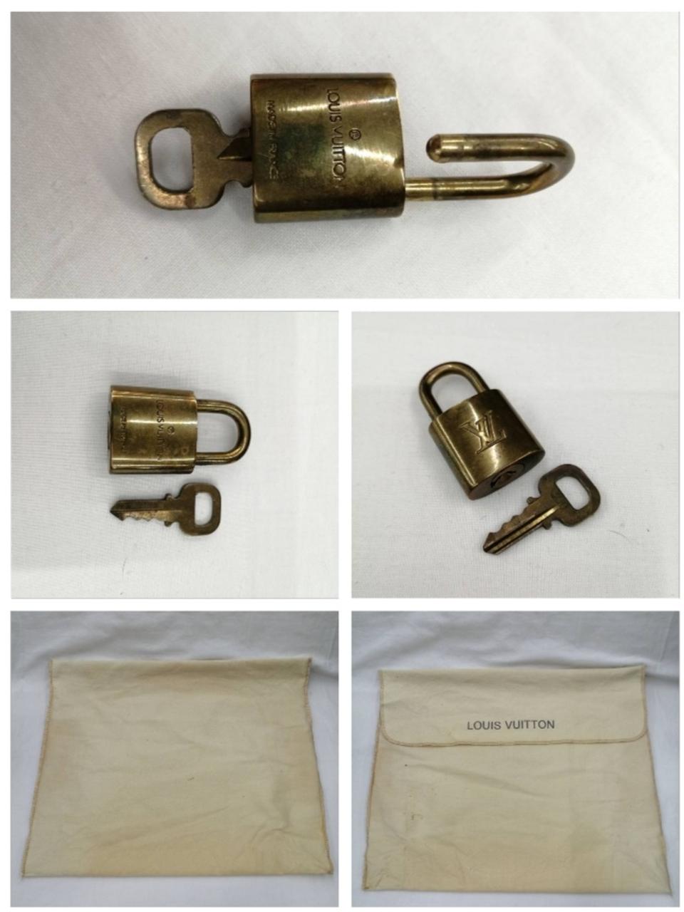 付属品のカデナと保存袋です