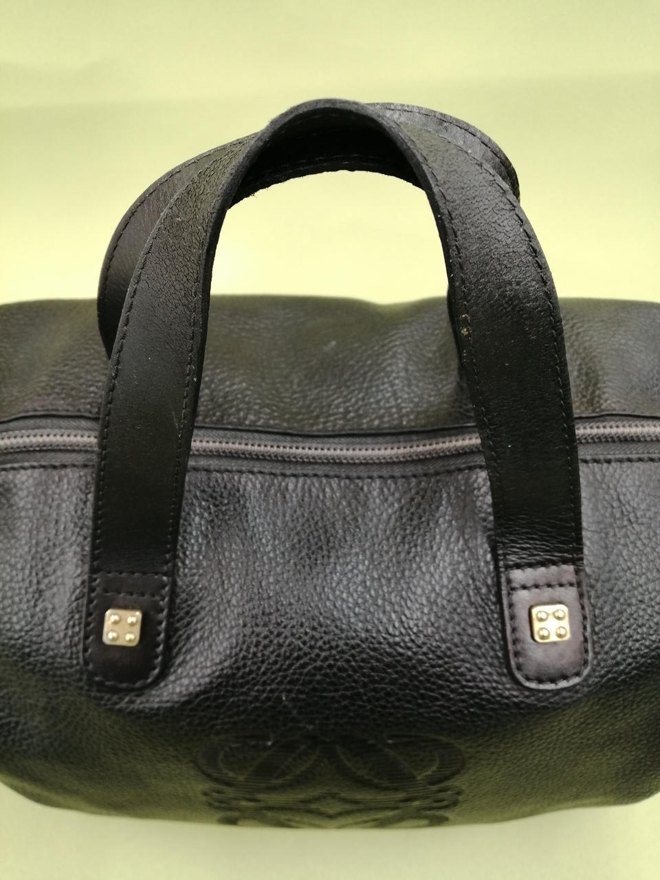 使用感によるひび割れあり